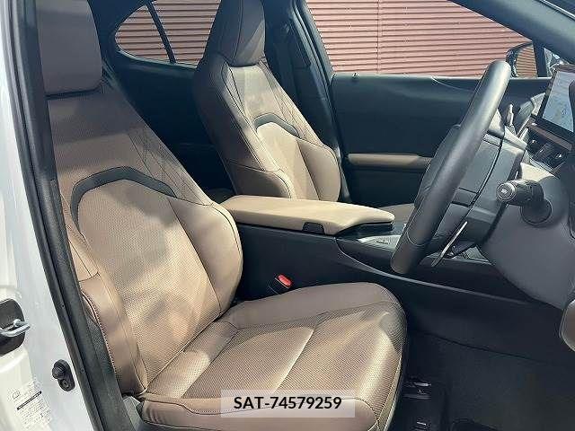 Lexus UX 2023-03 213135-7