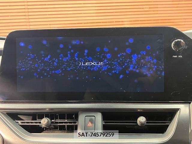 Lexus UX 2023-03 213135-2