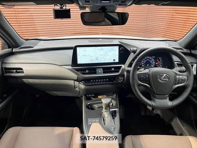 Lexus UX 2023-03 213135-1