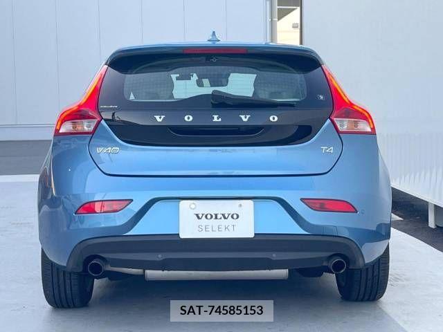 Volvo V40 2015-07 370217-18