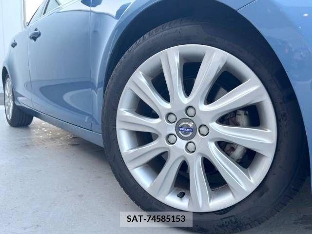 Volvo V40 2015-07 370217-15
