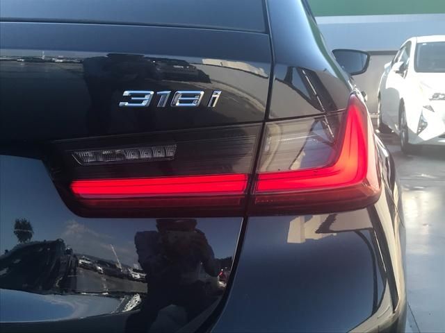 Bmw 3 SERIES 2023-04 20466-8
