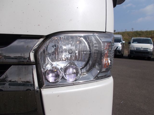 Toyota REGIUSACE VAN 2017-11 19739-3