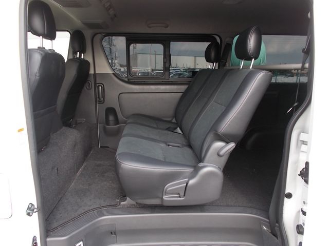Toyota REGIUSACE VAN 2017-11 19739-20
