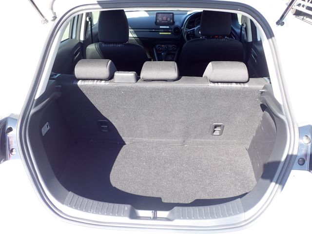 Mazda DEMIO 2018-11 181153-23