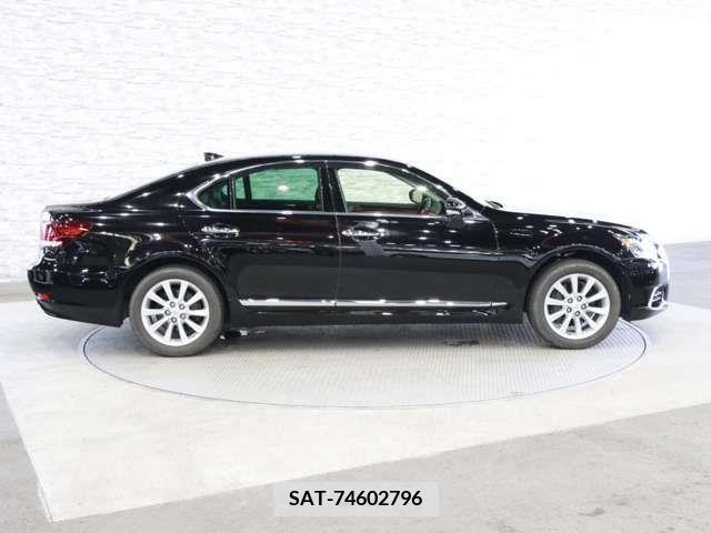 Lexus LS 2015-04 388310-11