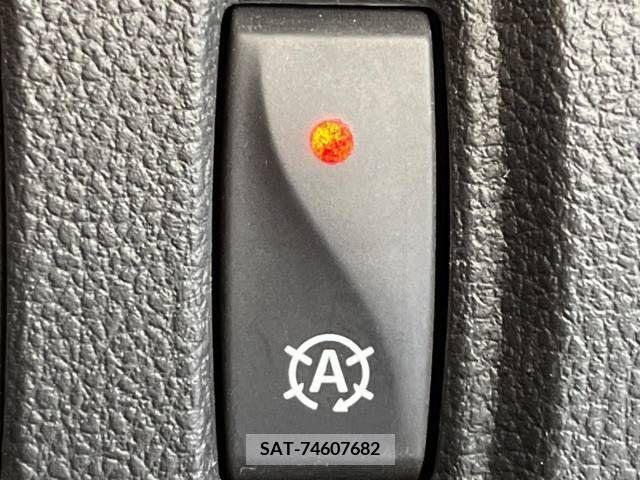 Renault LUTECIA 2016-08 283083-2