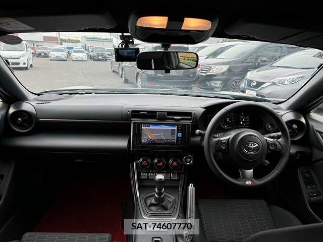 Toyota 86 2023-08 321258-1