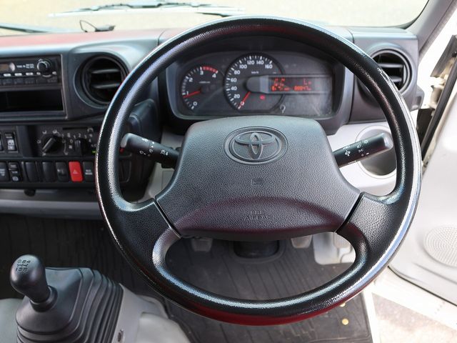 Toyota TOYOACE 2013-03 187985-22