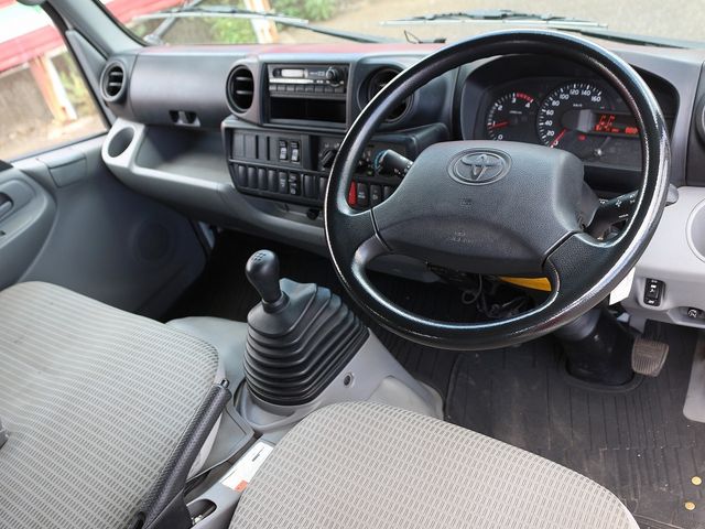 Toyota TOYOACE 2013-03 187985-19