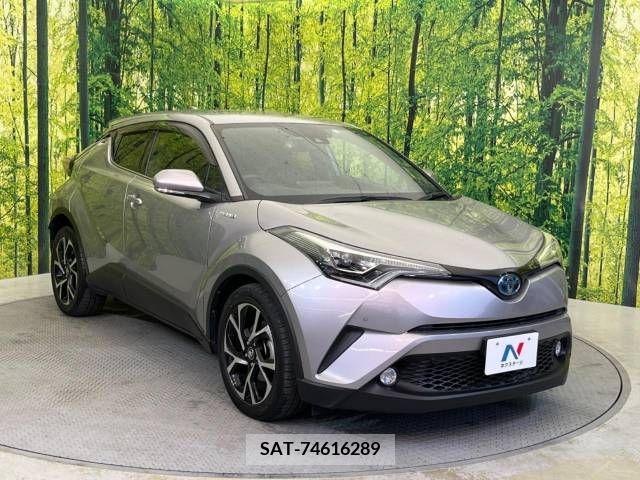 Toyota C-HR 2017-10 239032-16