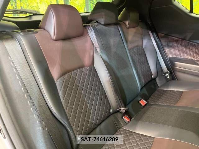 Toyota C-HR 2017-10 239032-9