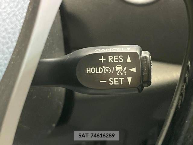Toyota C-HR 2017-10 239032-6