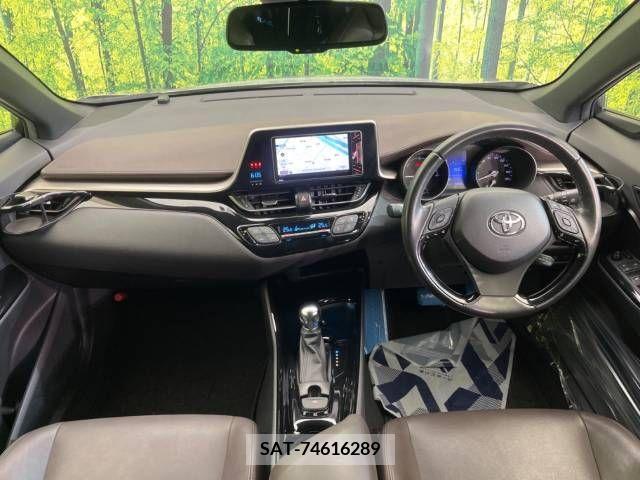 Toyota C-HR 2017-10 239032-1