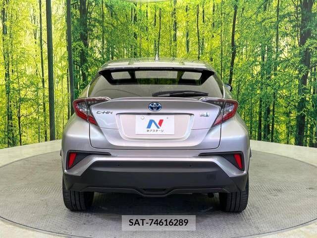 Toyota C-HR 2017-10 239032-15