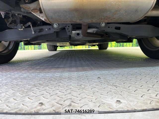 Toyota C-HR 2017-10 239032-19
