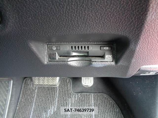 Toyota PRIUS 2017-06 329954-5