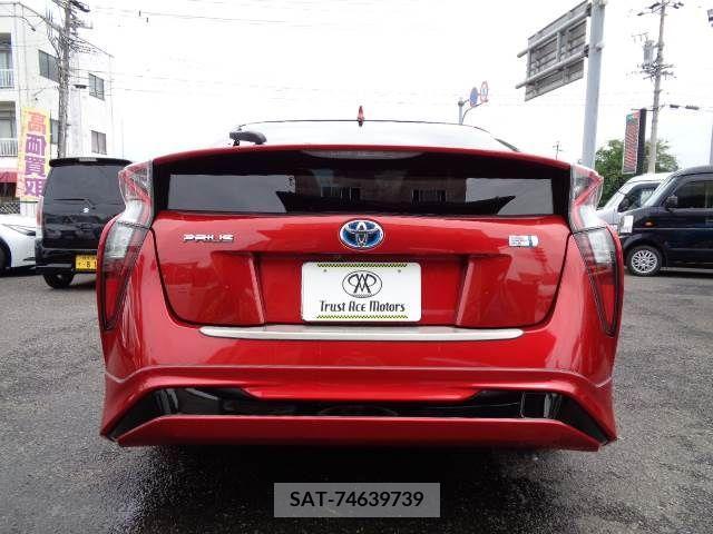Toyota PRIUS 2017-06 329954-15