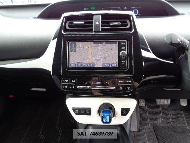 Toyota PRIUS 2017-06 329954-4