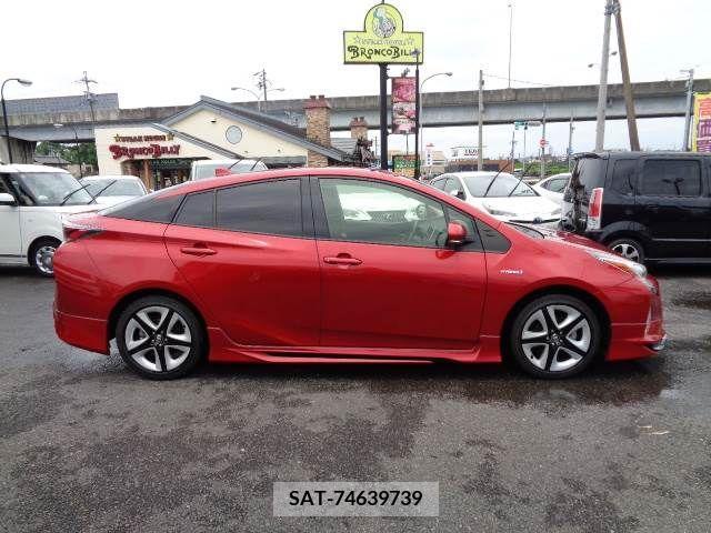 Toyota PRIUS 2017-06 329954-14