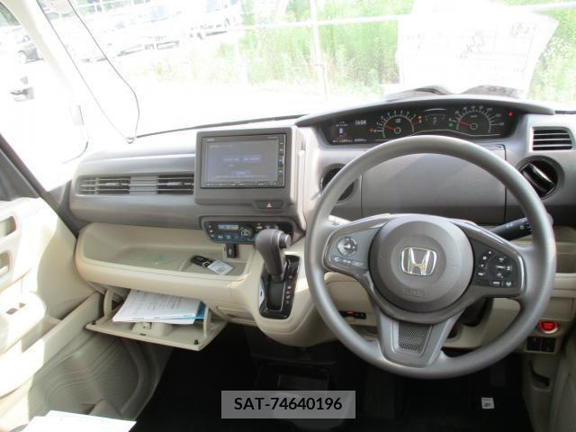 Honda N BOX 2019-02 325694-1