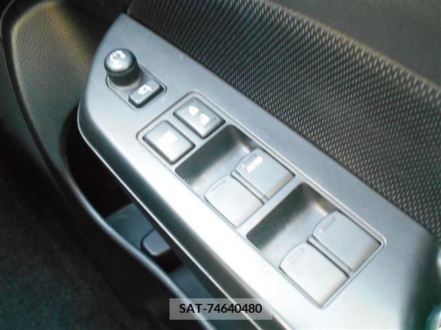 Suzuki SWIFT 2013-10 233861-18