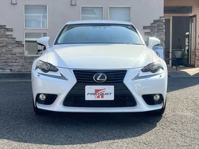 Lexus IS 2013-08 14650-1