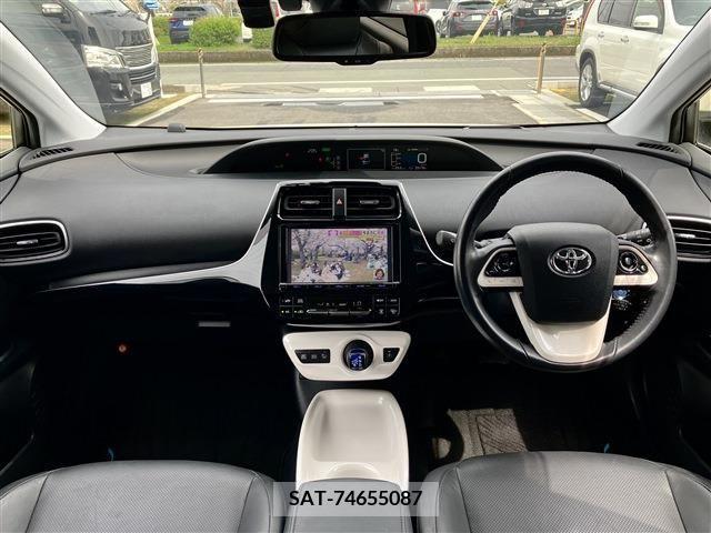 Toyota PRIUS 2016-06 330578-1