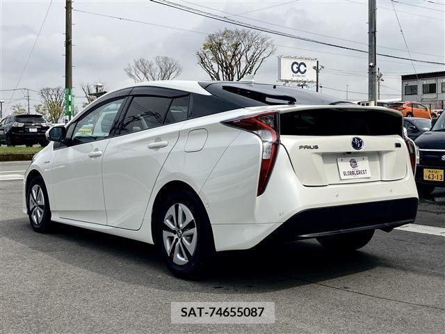 Toyota PRIUS 2016-06 330578-9
