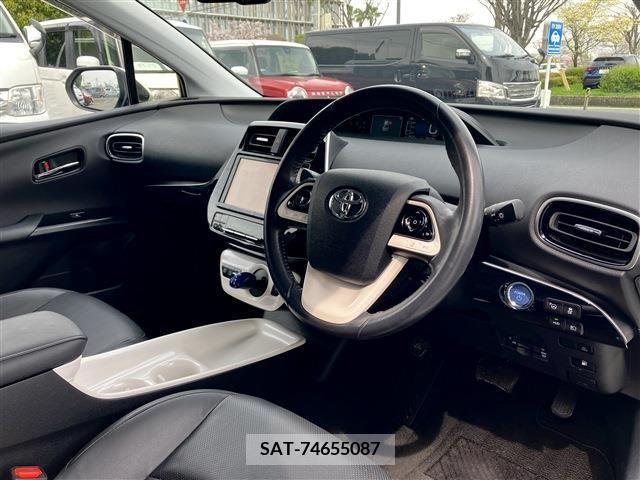 Toyota PRIUS 2016-06 330578-12