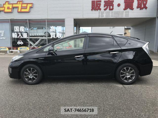 Toyota PRIUS 2013-08 282183-6