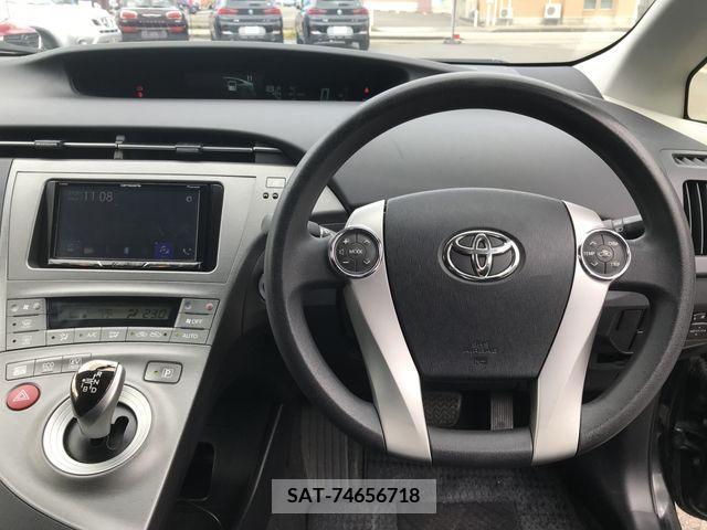 Toyota PRIUS 2013-08 282183-20