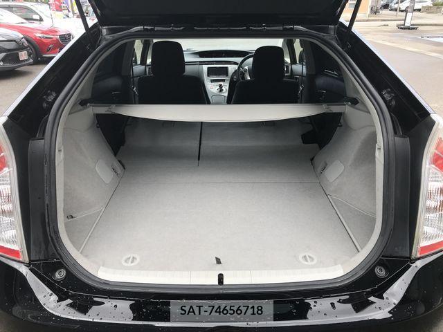 Toyota PRIUS 2013-08 282183-18