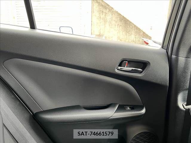 Toyota PRIUS 2016-03 373001-26