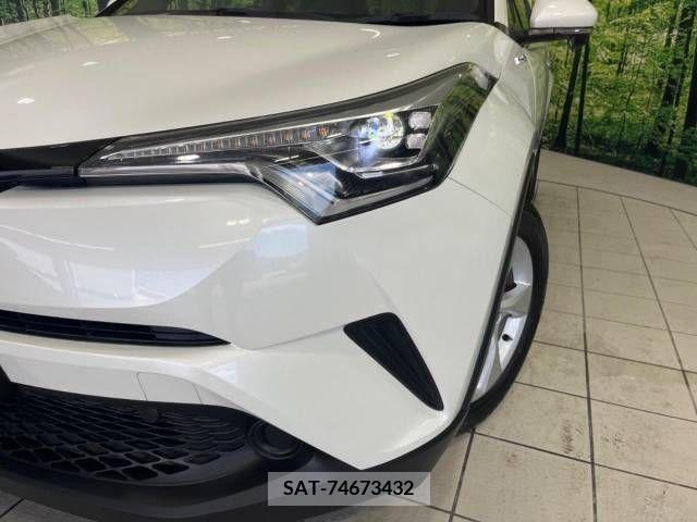 Toyota C-HR 2018-01 396057-12