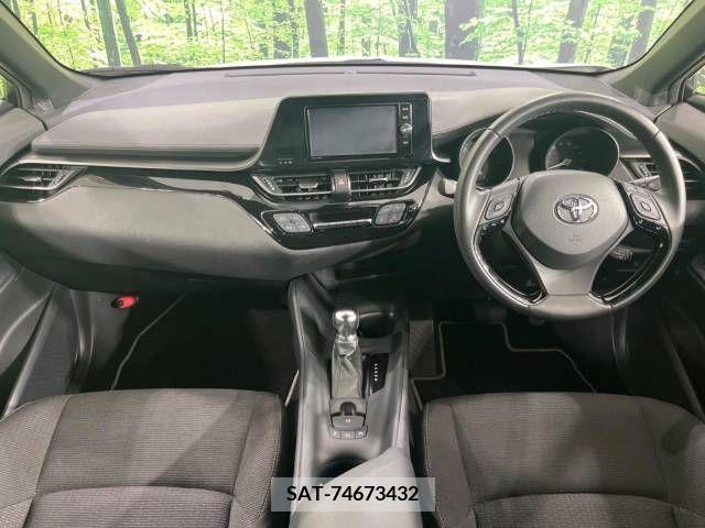 Toyota C-HR 2018-01 396057-1