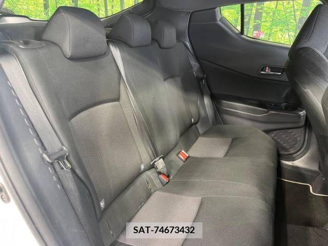 Toyota C-HR 2018-01 396057-9