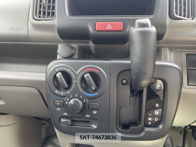 Suzuki EVERY 2017-03 268789-8