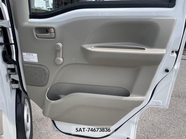 Suzuki EVERY 2017-03 268789-4