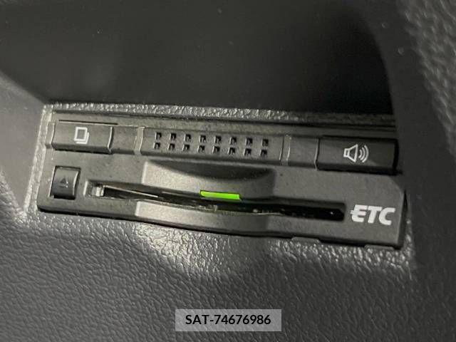 Toyota PRIUS 2018-08 336941-7