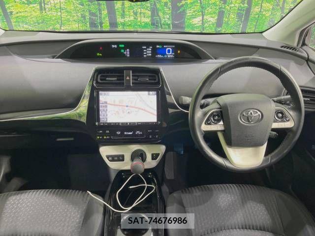 Toyota PRIUS 2018-08 336941-1