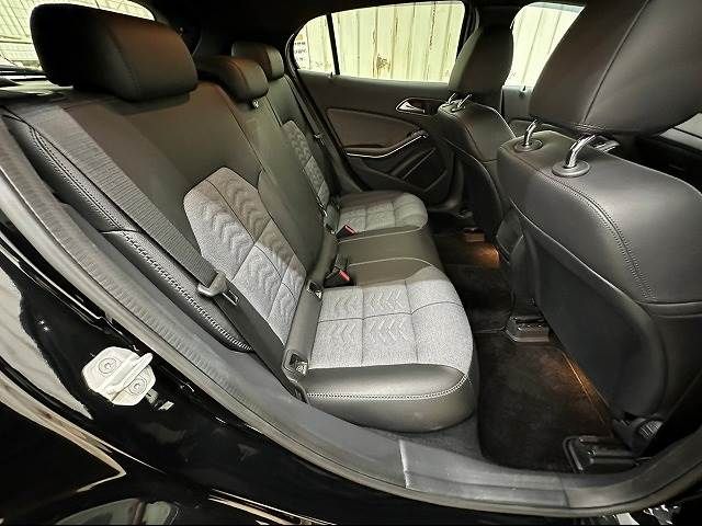Mercedes Benz GLA-CLASS 2017-11 12048-11