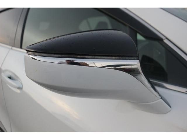 Lexus UX 2019-02 9154-7