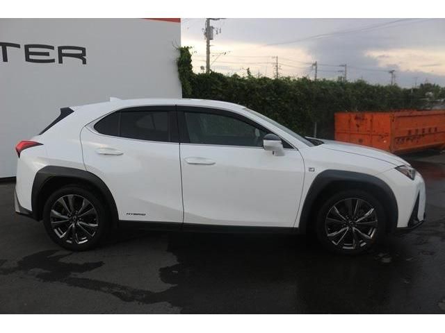 Lexus UX 2019-02 9154-2