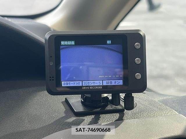 Nissan SERENA 2020-04 284137-16