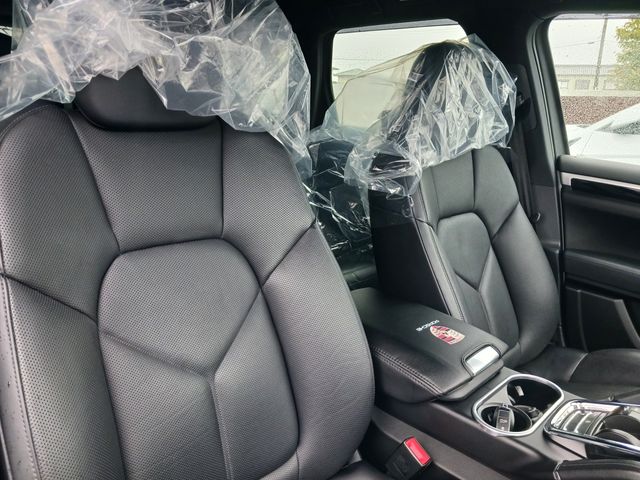 Porsche CAYENNE 2016-07 11466-10