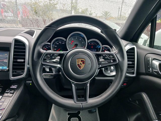 Porsche CAYENNE 2016-07 11466-12