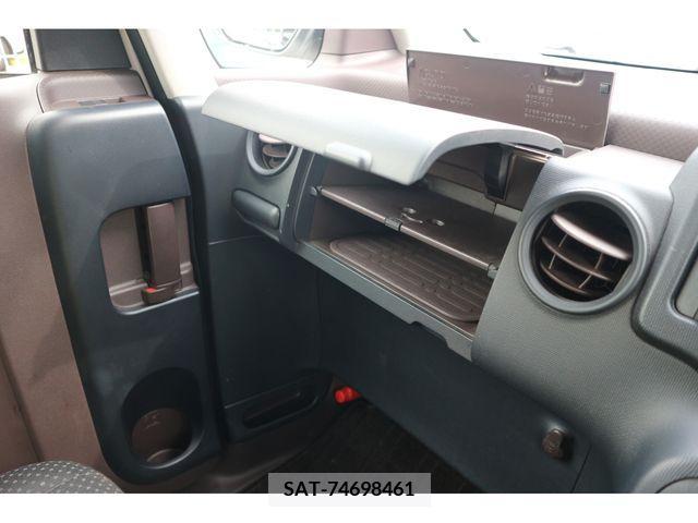 Toyota SPADE 2016-06 374551-8