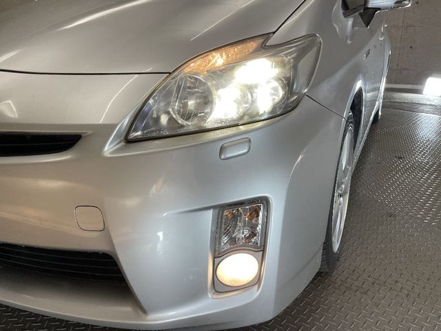 Toyota PRIUS 2010-06 14137-9