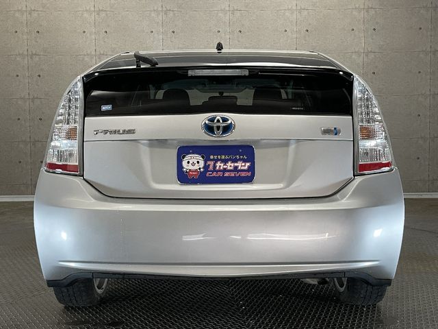 Toyota PRIUS 2010-06 14137-6